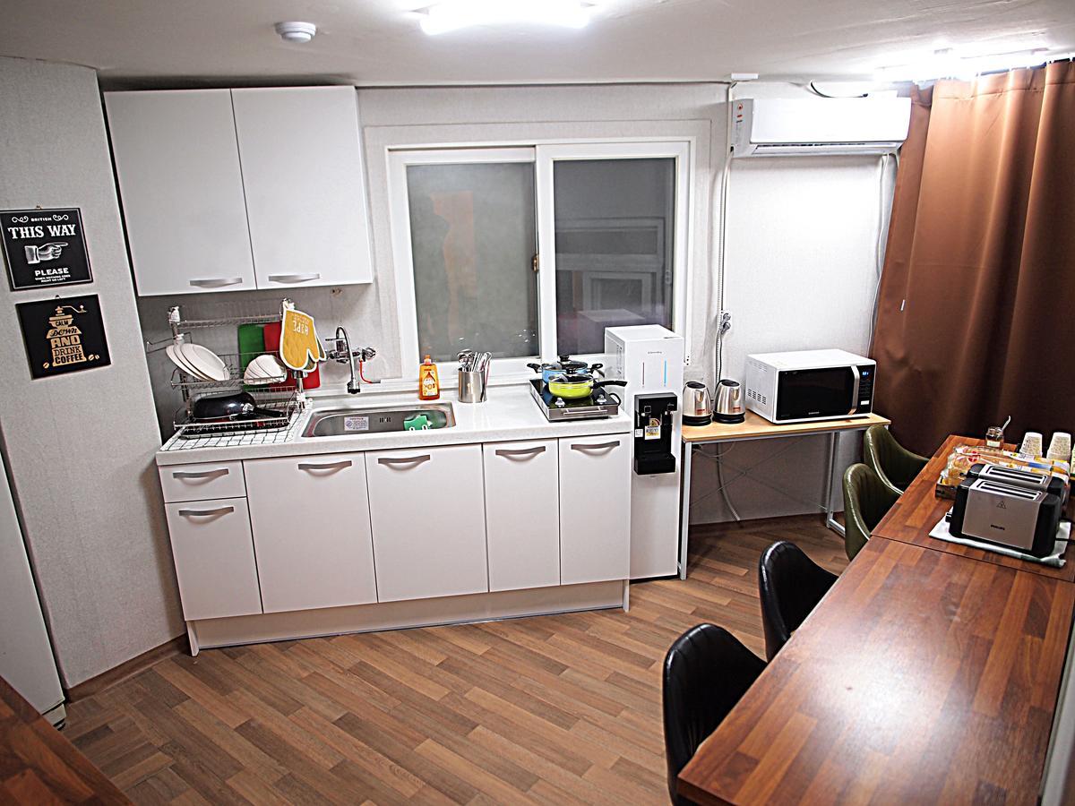Hostel Gaon Sinchon Σεούλ Εξωτερικό φωτογραφία